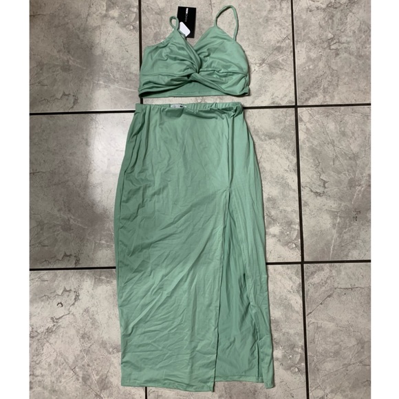 Skirt Set - Picture 4 of 4